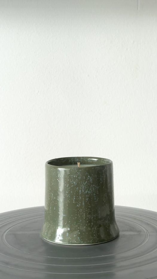 ceramic soy wax candle in the colour meadow